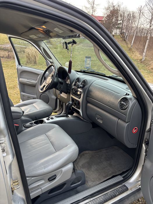 Jeep Cherokee KJ 2.8 CRD