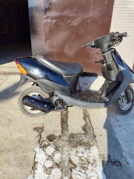 Продам скутер Сузукі Летс