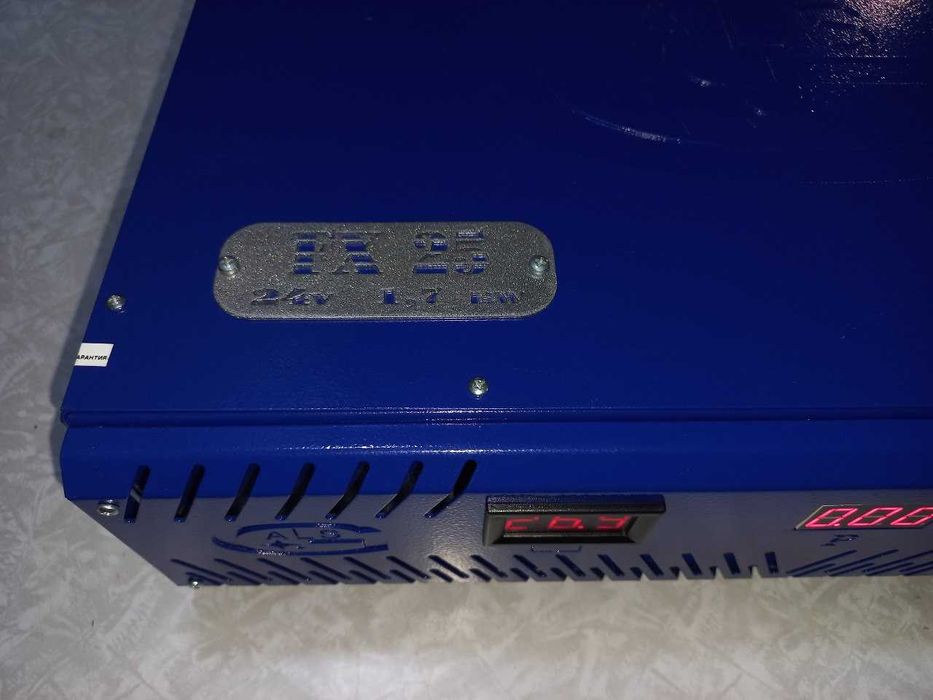 ИБП ФОРТ FX25 (24/220V) для Дома, Дачи (Инвертор) на 1700Вт