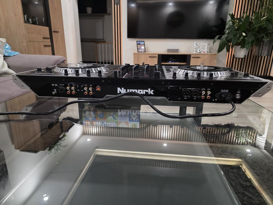 Kontroler Numark ns7ii, konsola Dj, djka
