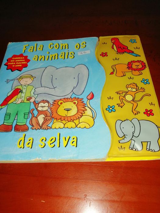 Livro fala com animais da selva