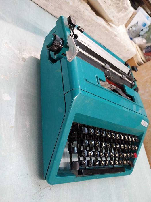 Máquina de Escrever Olivetti Studio 45