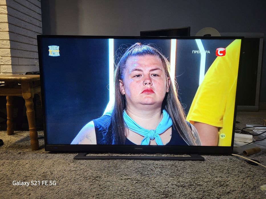 Телевізор Grundig 48