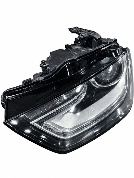 Ótica / Farol Esquerdo AUDI A4 B8 2.0 TDI (105 kW / 143 cv) [11.2007 - 12.2015]