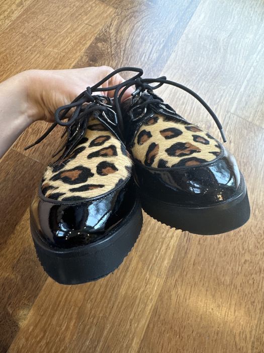 Półbuty HOGL, roz. 38, lakietowane, panterka