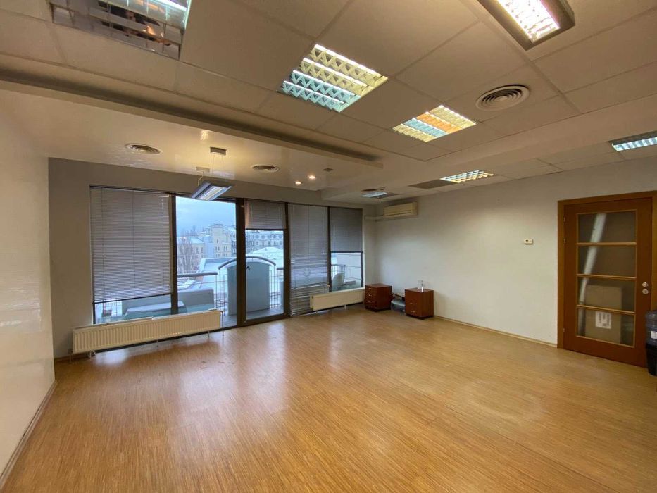 Без%! Продаж бизнес центру, фасадної офісної будівлі (6200 кв.м.)