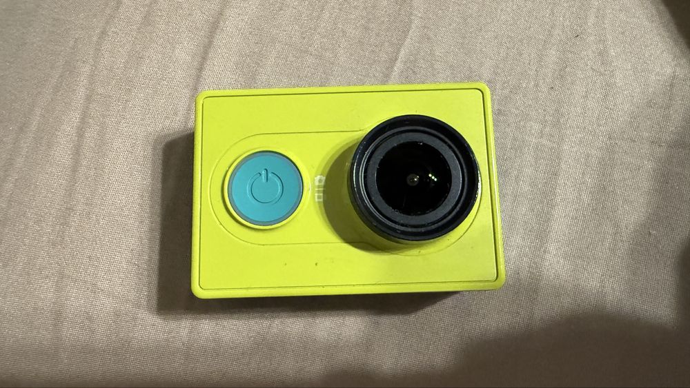 Екшн камера xiaomi