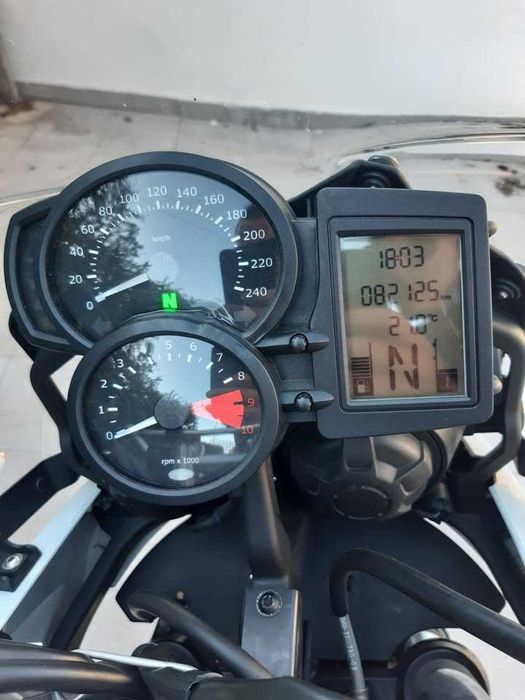 Bmw F650 Gs 2010, com 800cm3 de 70 Cv, edição limitada de comemoração dos 30 anos da Gs.