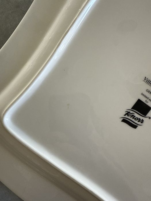 Zestaw dużych talerzy