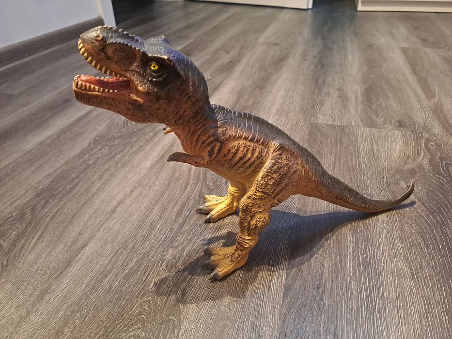 T-Rex dinozaur gumowy