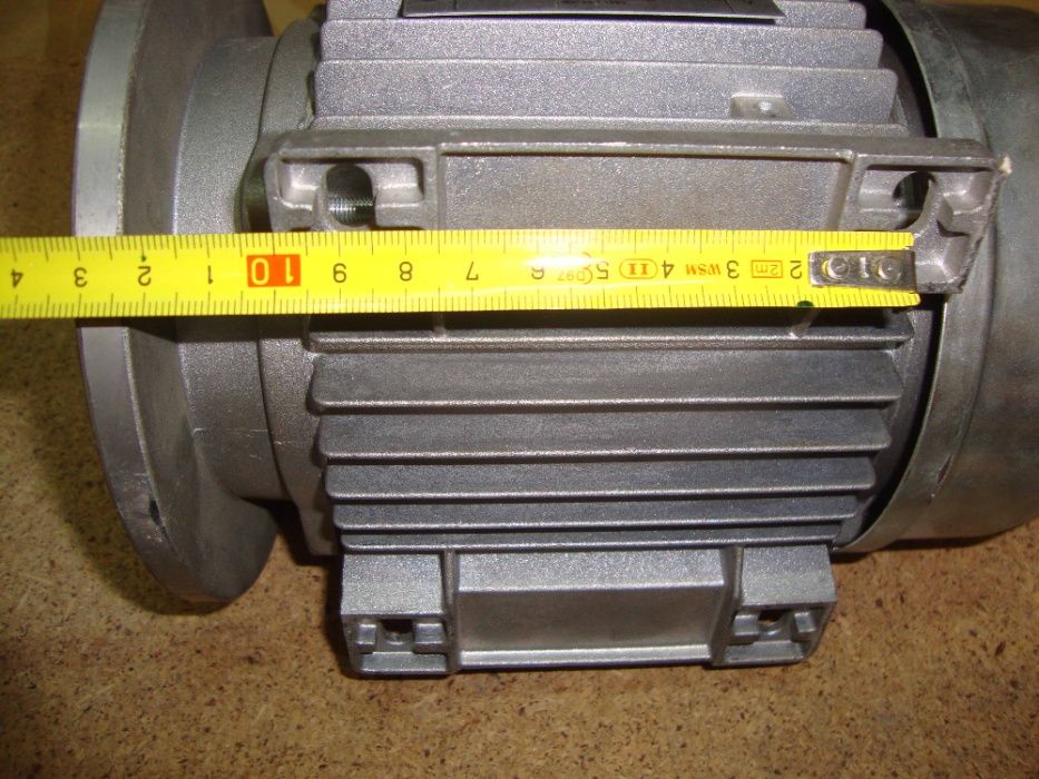 Motor Trifásico 0.5 HP/0.37 KW - 1370 rpm - NOVO