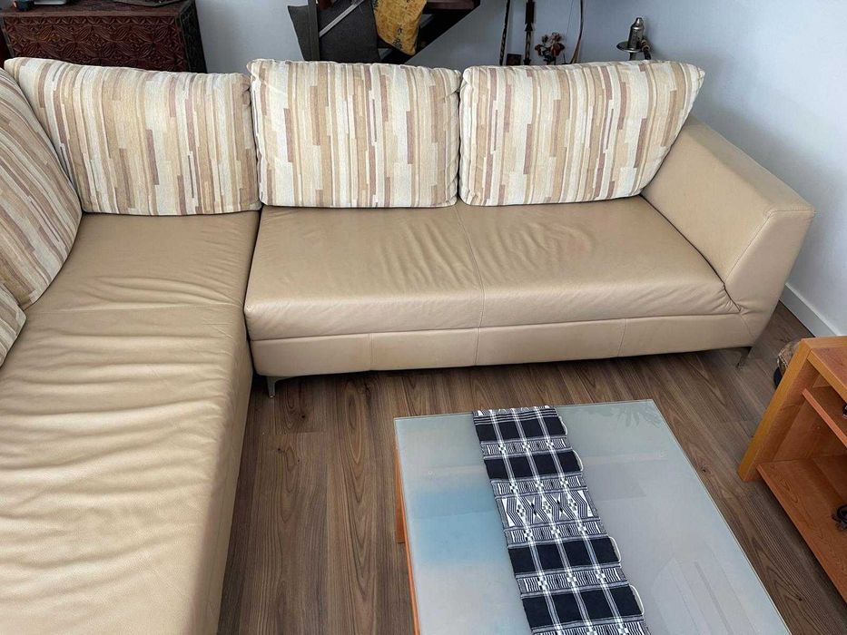 Sofá com Chaise-Longue