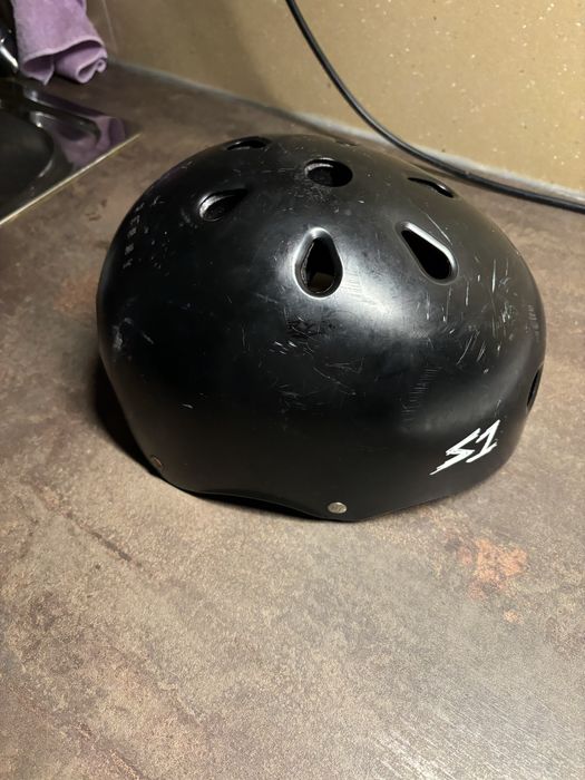 Capacete skate/bicicleta Lifer S1, preto