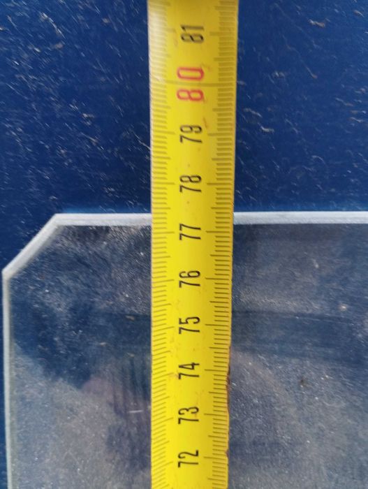 Скляні полички від вітрини