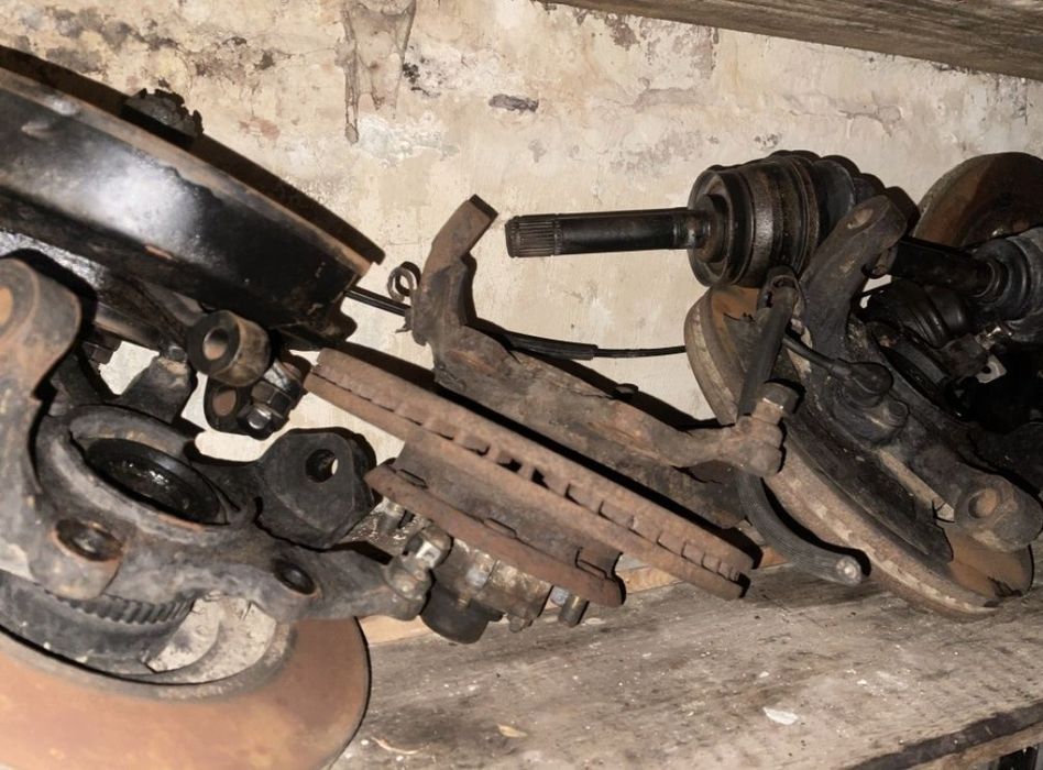 Цапфа Nissan Navara NP300 D22 2.5d Kingcab Нисан Навара Д22 Кінгкаб НП