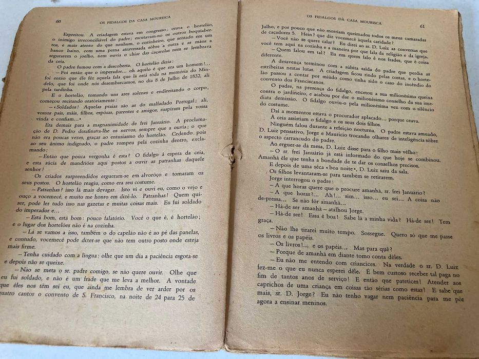 Livro - Os Fidalgos da Casa Mourisca (ctt editorial grátis)
