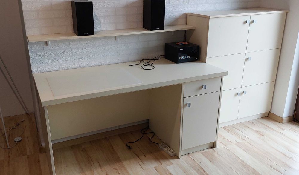 Biurko duże robione przez stolarza, kremowe