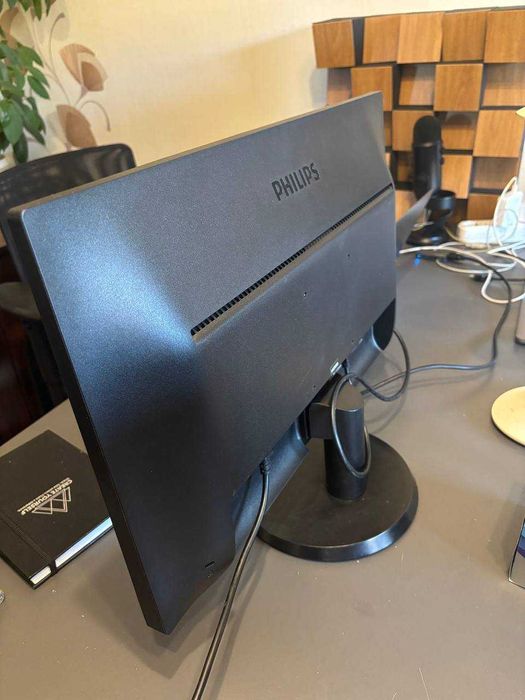 Монітор  21.5" Philips 223V 3шт.