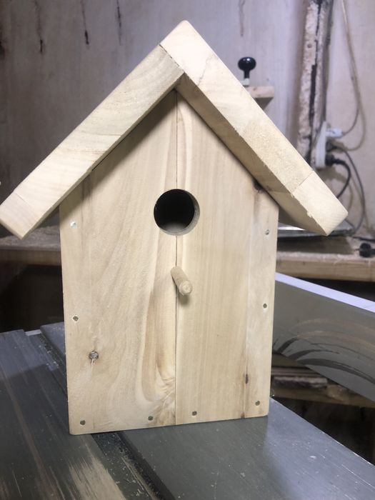 Синичник -будинок для пташок.
