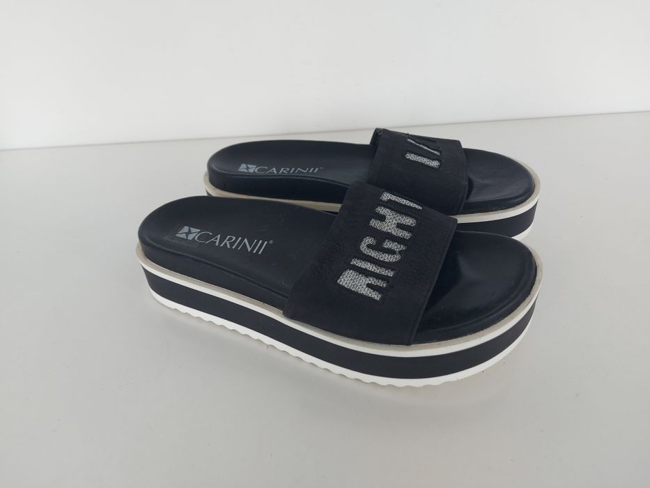 Buty damskie klapki skórzane Carinii w rozmiarze 38