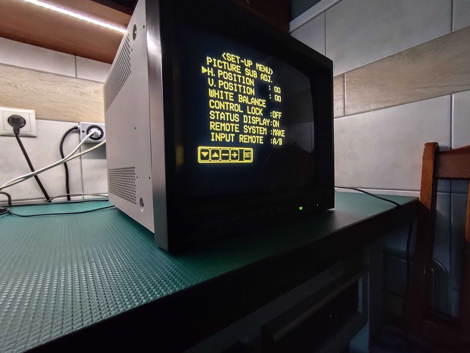 Monitor profesjonalny JVC TM-H150CG nie sony pvm