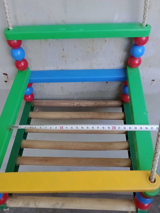 Гойдалка дитяча підвисна з спинкою закрита