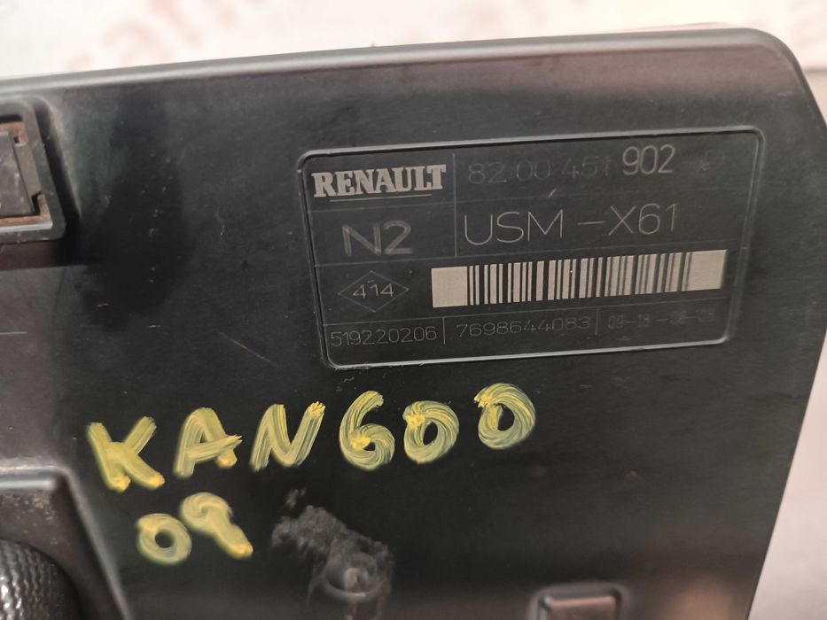 CAIXA DE FUSIVEIS USM RENAULT KANGOO 8200451902