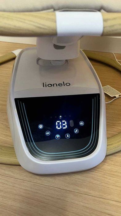 Leżaczek bujaczek elektryczny kolysanka karuzela timer pilot Lionelo Olivia