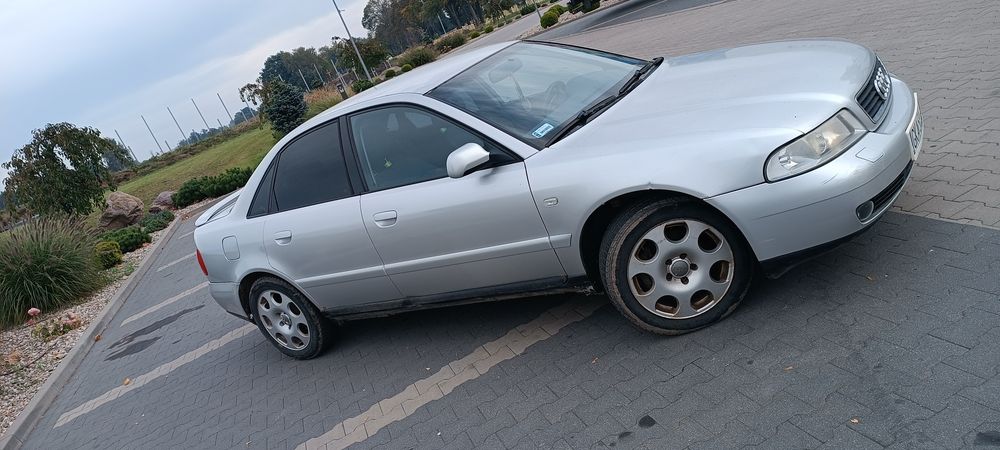 Sprzedam Audi A4B5 1.8T polift