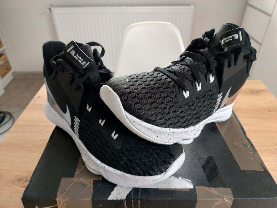 LEBRON WITNES V/ 44/28 / Nowe !