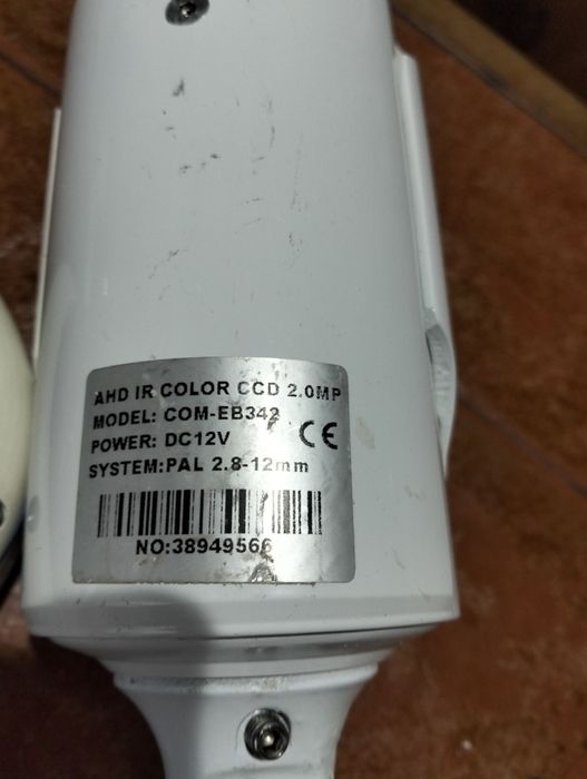 Vendo 3 câmeras de vigilância a funcionar