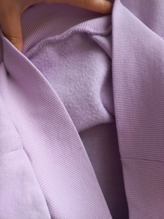 Liliowa bluza bez kaptura