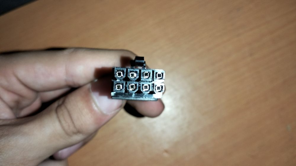 Продаю перехідник для живлення відеокарти 8 pin x 2 Molex