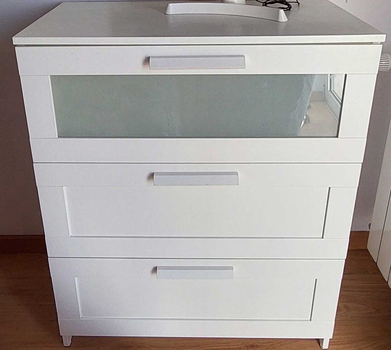 Cômoda Brimnes 3 gavetas