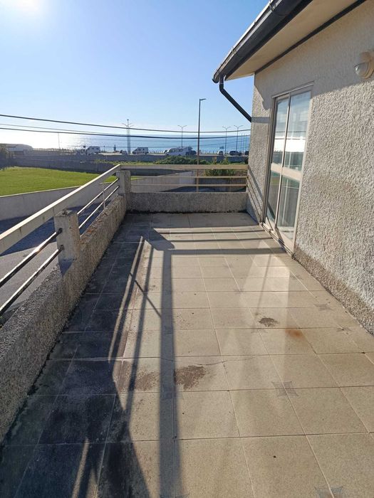 Moradia t5, Lavra, linha de praia