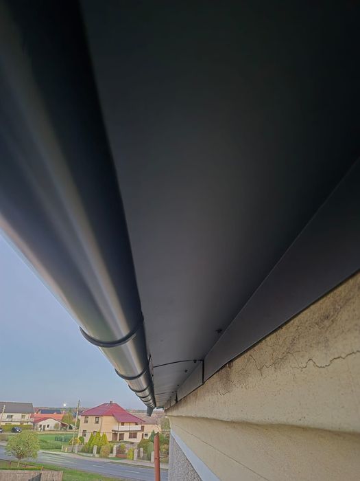 Dachy remont Firma zajmuje się profesjonalnym demontażem i utylizacją