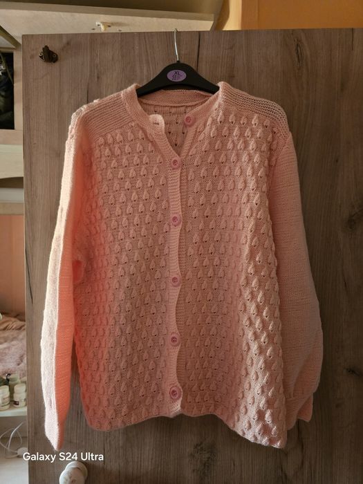 Piekny sweterek roz blady