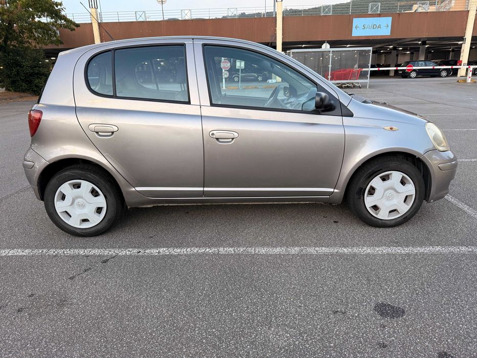 Toyota Yaris 1.0 VVT-i 2004 | 163.868 km | AC | 5 Portas