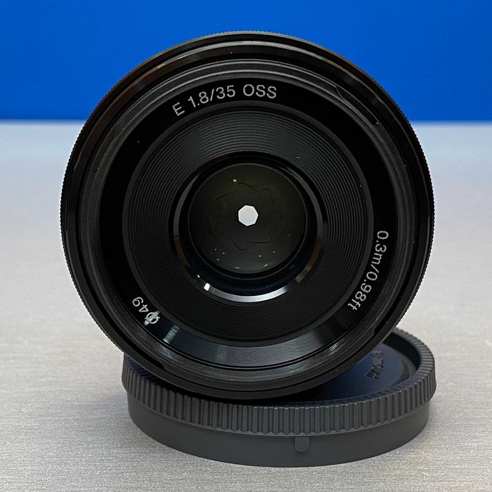 Sony E 35mm f/1.8 OSS