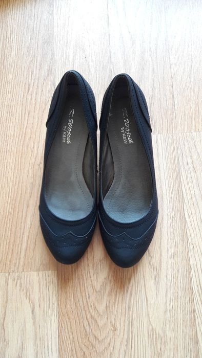 Buty na słupku czarne