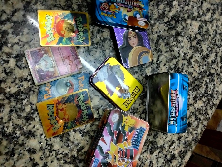 Vendo cartas Pokémon e cromos