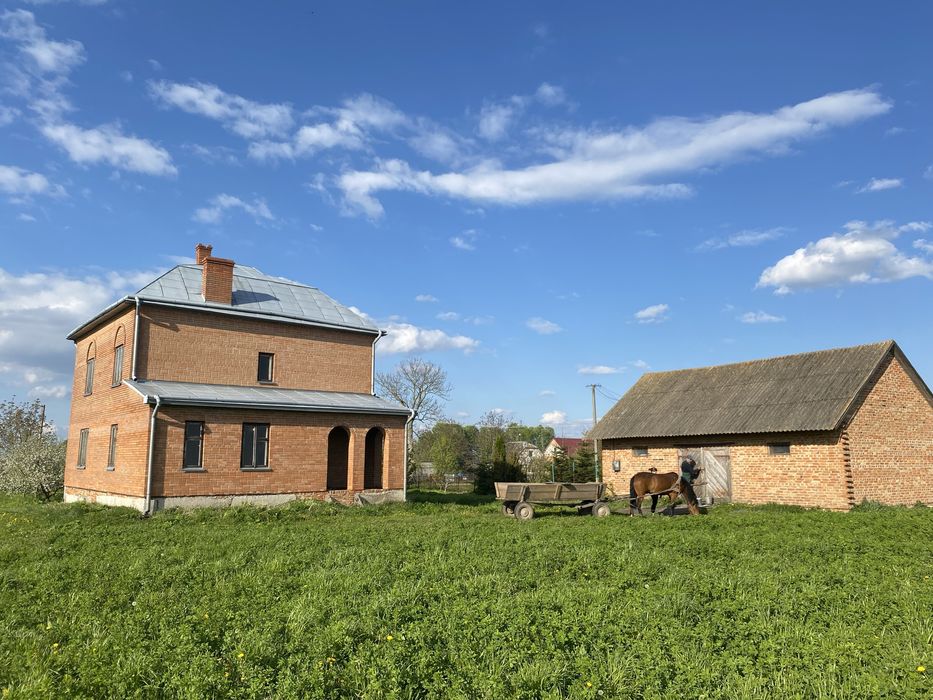 Продаю цегляний будинок