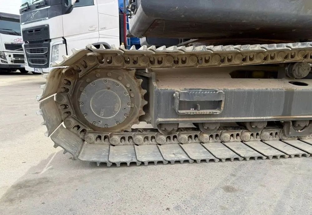 Гусеничний екскаватор Doosan DX160LC-5