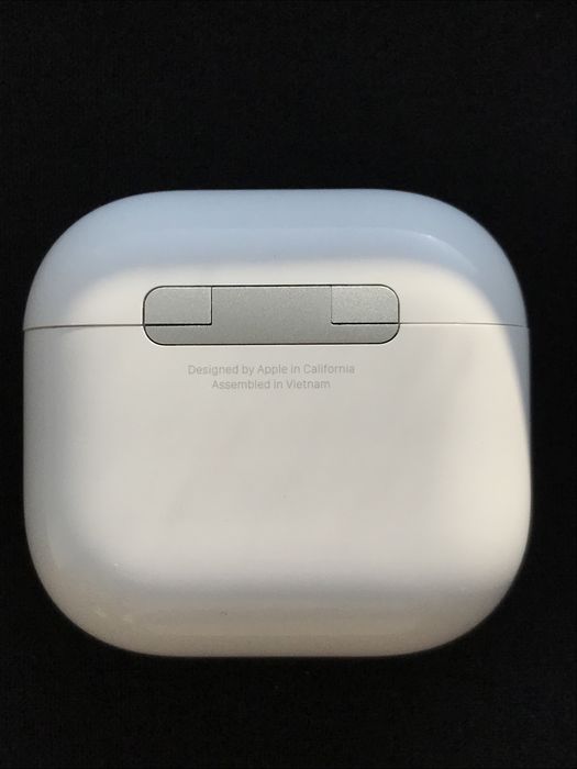 Кейс Airpods 4 ANC original Б/У: 2 082 грн. - Аксессуары для