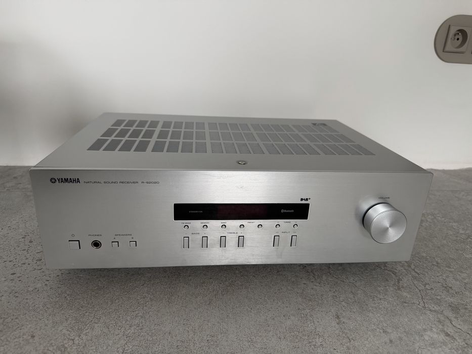 Amplituner stereo Yamaha R-S202D srebrny