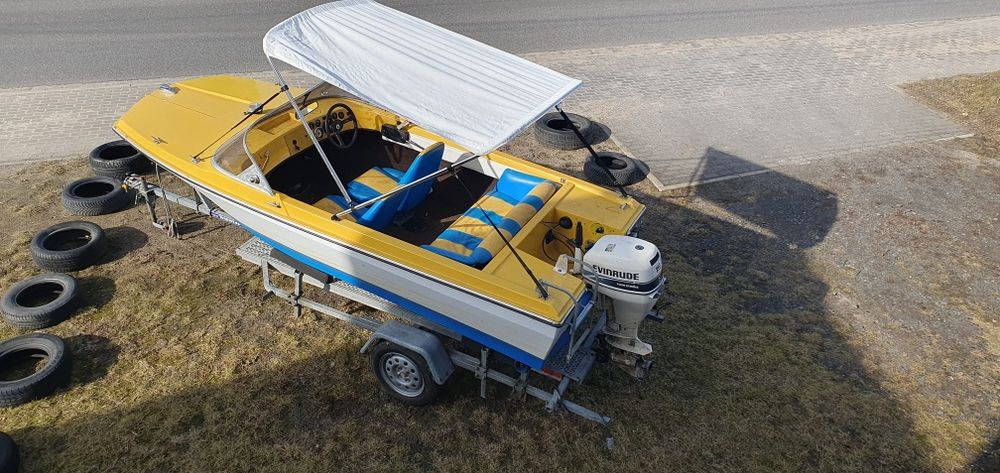 Motorówka  łódka z silnikiem