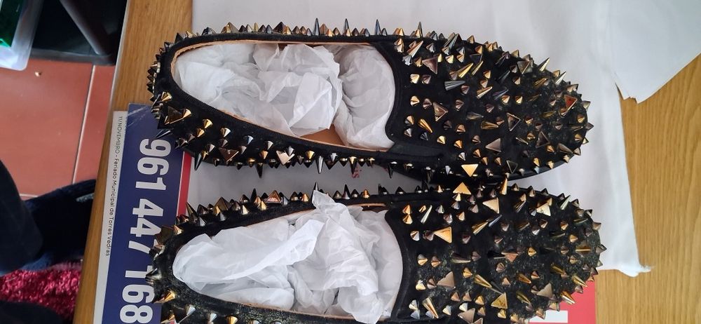 Sapatos com espigões