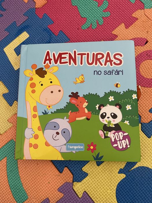 Livro de pop-up “ aveturas no safari”