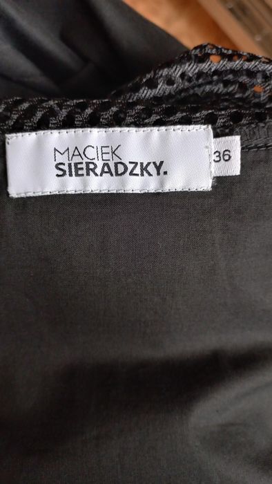Sukienka z kolekcji Maciek Sieradzky