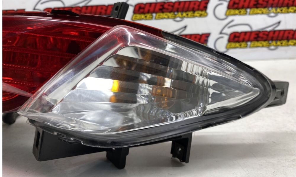 Luz traseira travão Stop farolim Suzuki Burgman Uh 125 ou 200